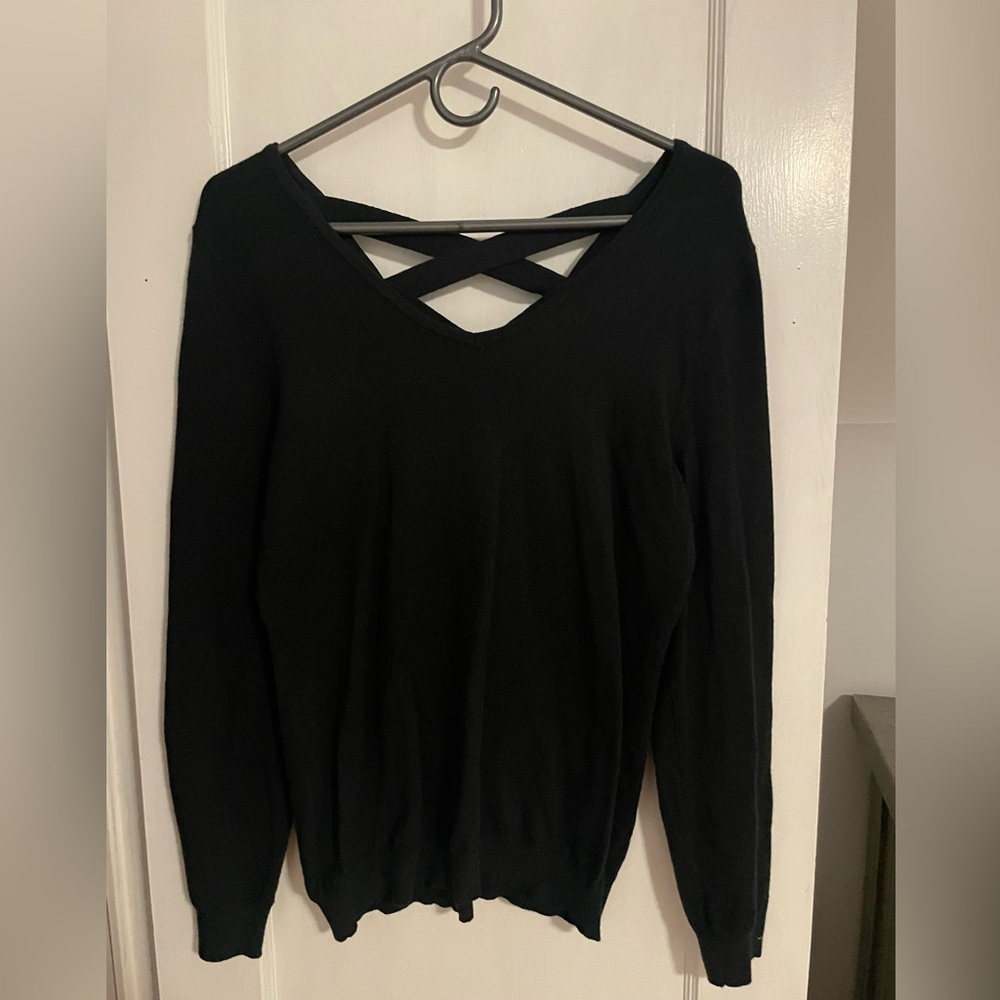 Dark green Love Ellie size medium top. Sweater like material